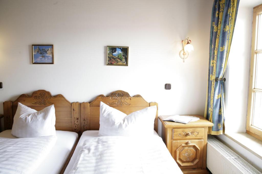 Landgasthof Bock Hotel Gauting Room photo