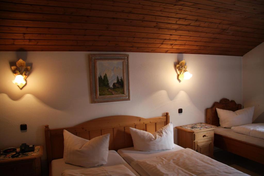 Landgasthof Bock Hotel Gauting Room photo